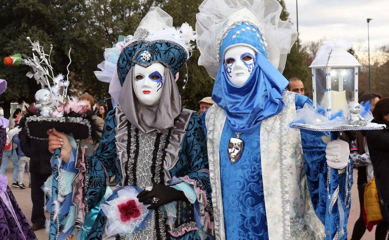 Desfile de carnaval celebrado en un barrio de Valladolid en 2019.