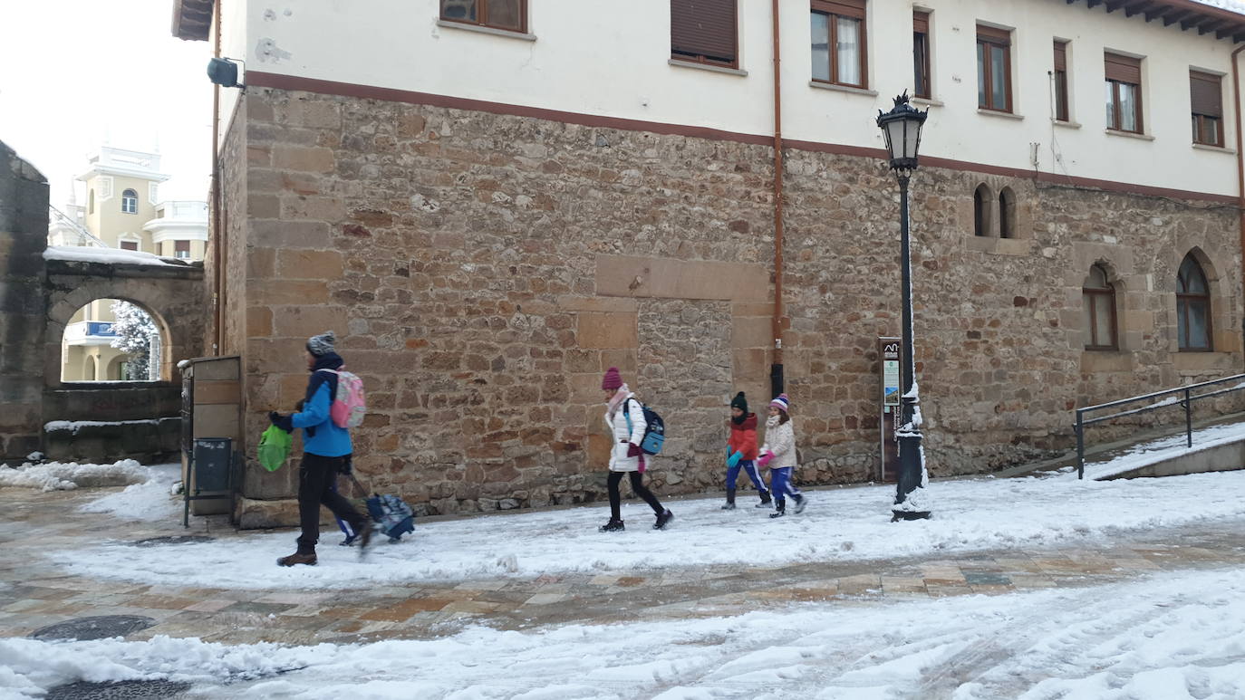 Fotos: La nieve persiste en la Montaña Palentina