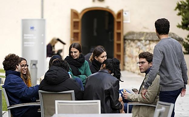 IE University plantea integrar a sus alumnos en Segovia a través del intercambio de idiomas