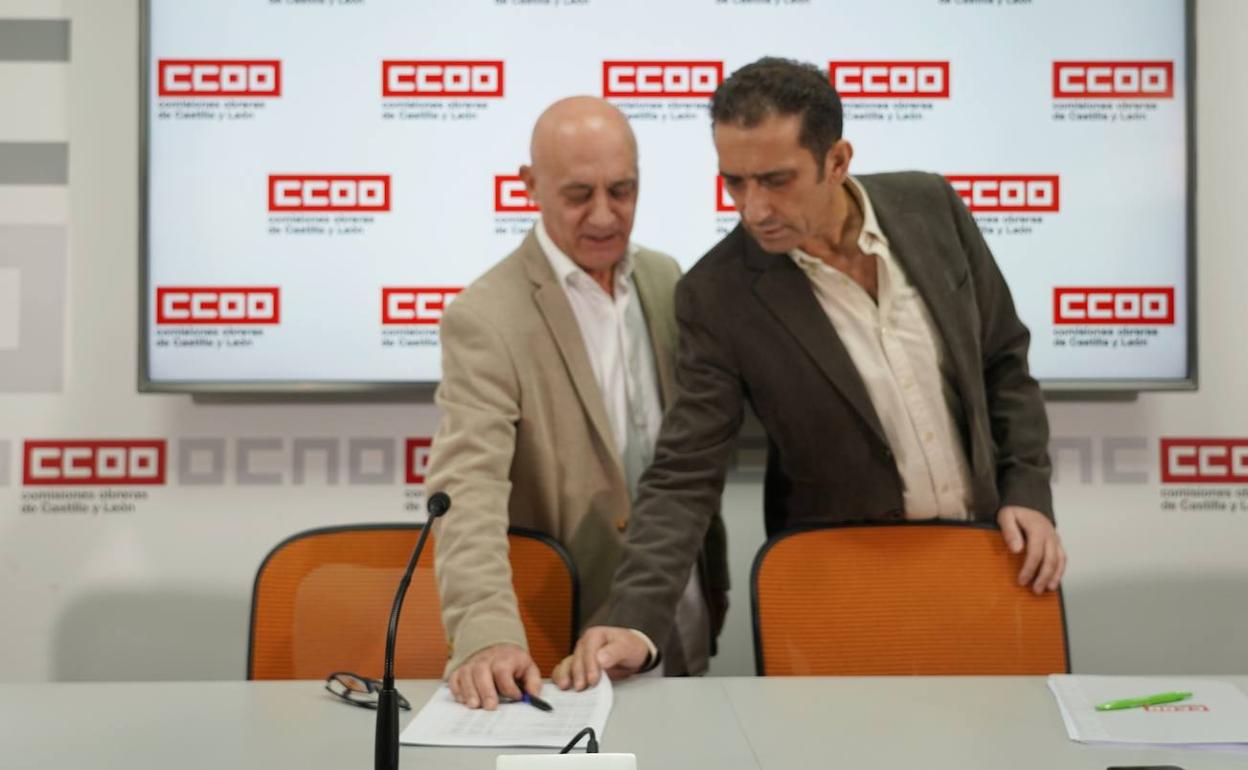 El secretario general de CC OO Castilla y León, Vicente Andrés (drcha), y el secretario de Acción Sindical, Salud Laboral y Medio Ambiente, Fernando Fraile.