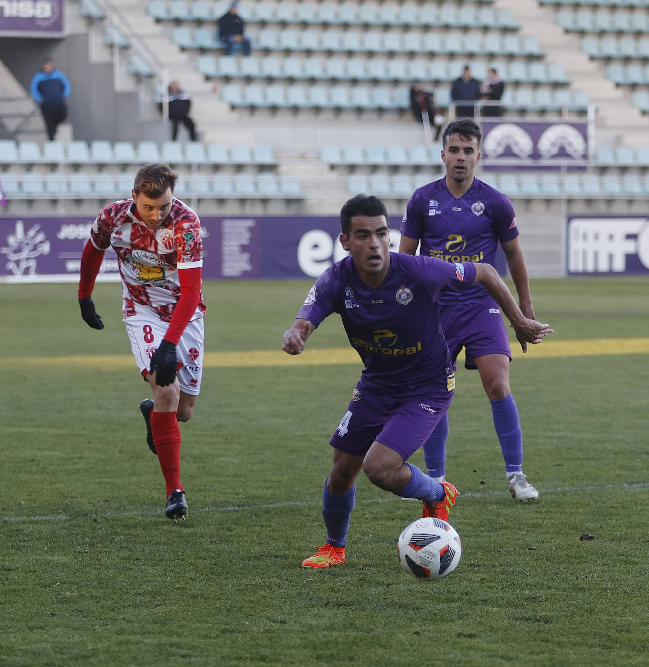 El equipo morado se mete en la lucha por el 'play-off' de ascenso a Primera RFEF