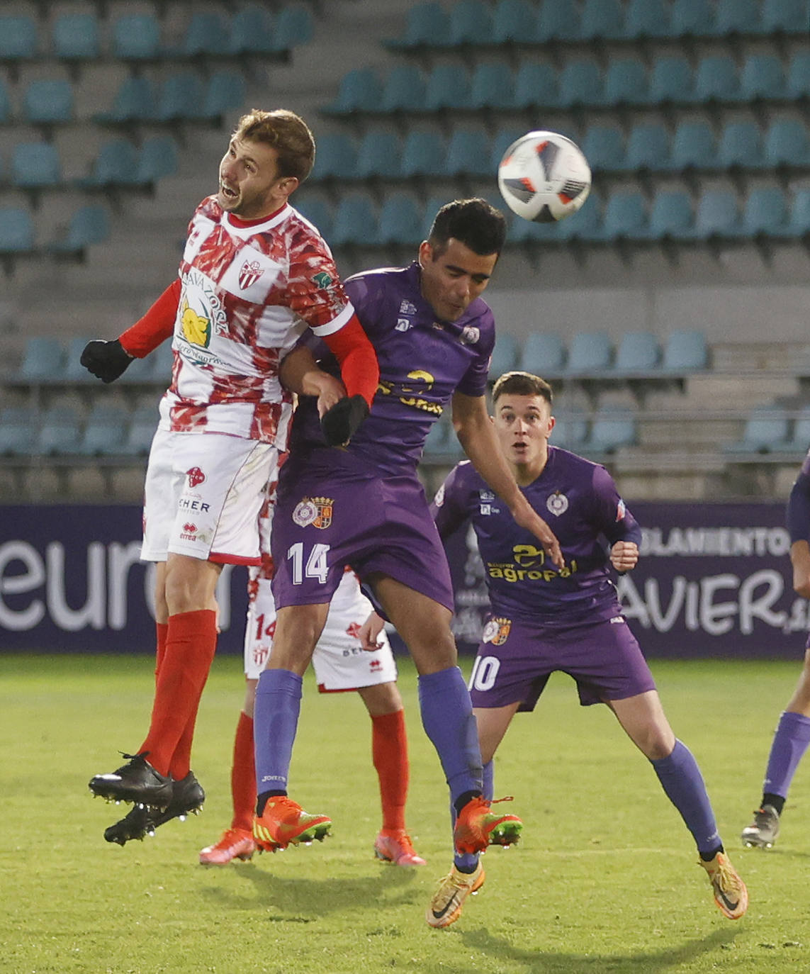 El equipo morado se mete en la lucha por el 'play-off' de ascenso a Primera RFEF