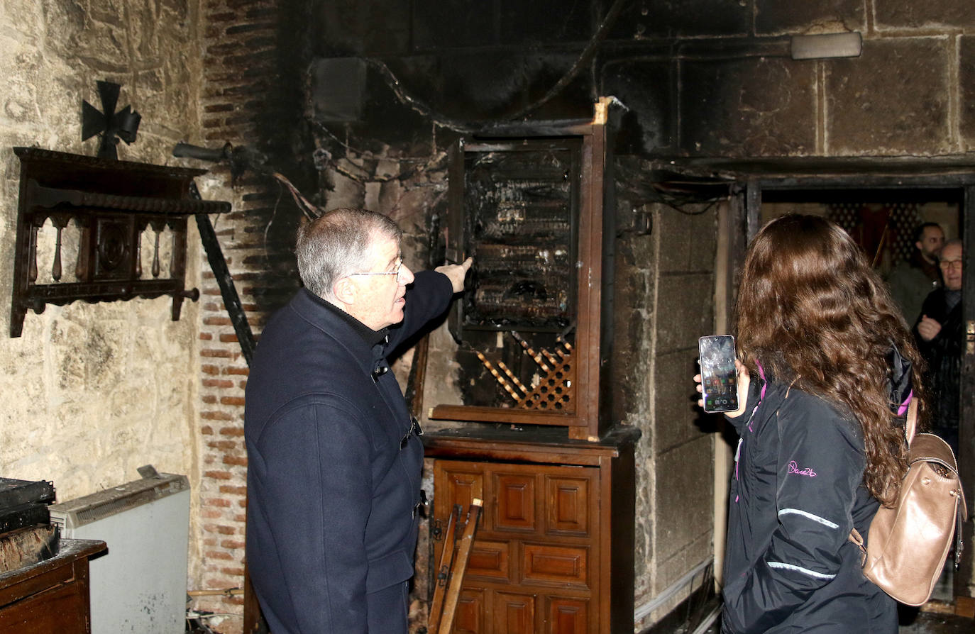 Estado de la iglesia de la Trinidad tras el incendio. 