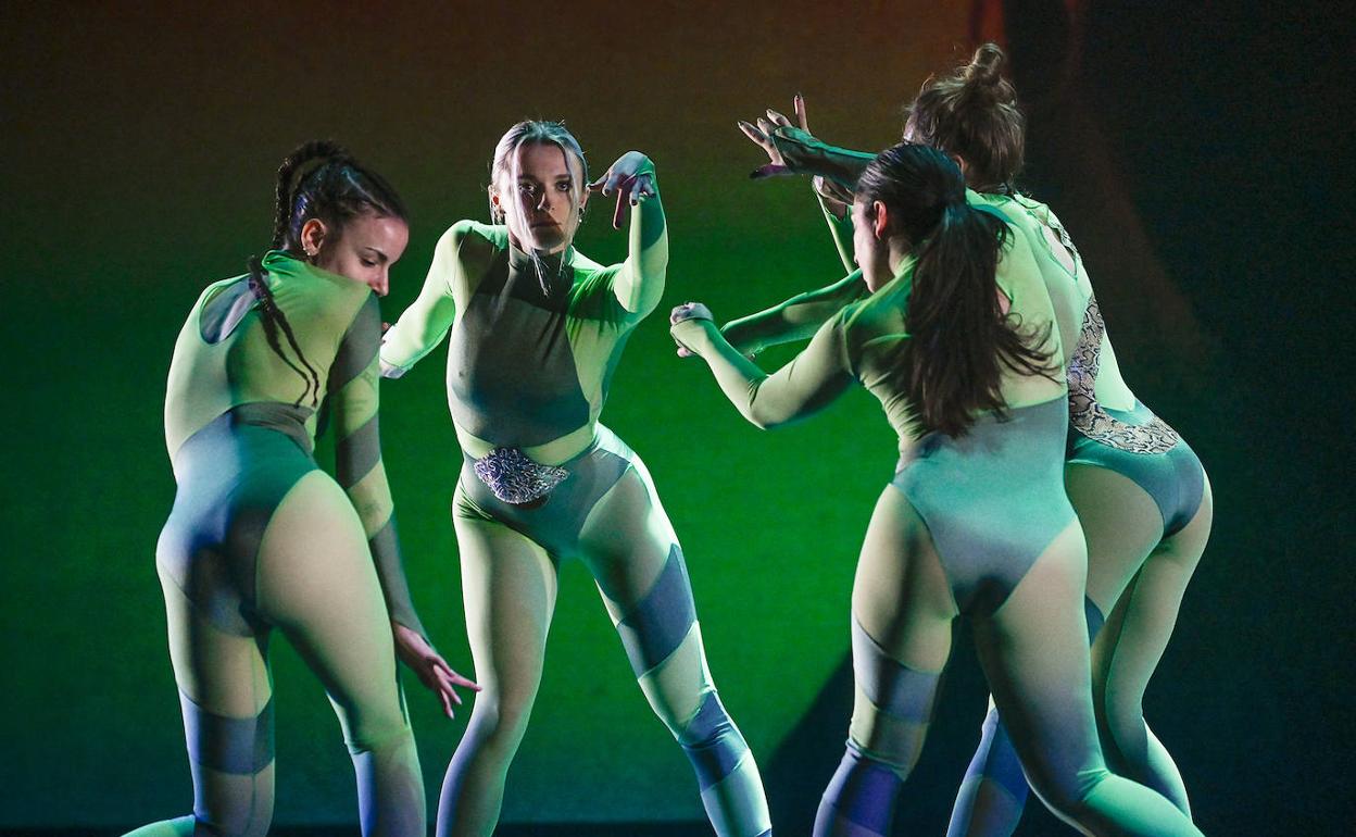 Las integrantes de la compañía, en el montaje de 'Hijas de Eva'. 