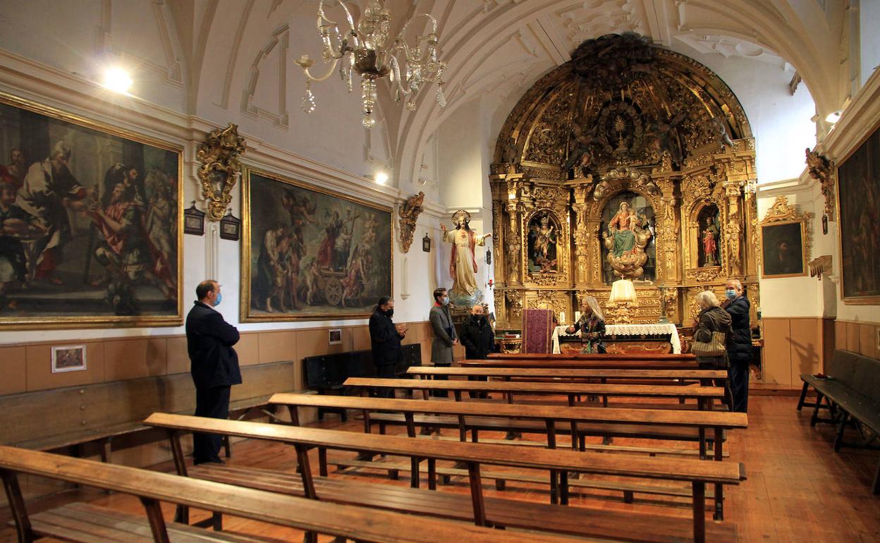 Interior de la iglesia de San Miguel.