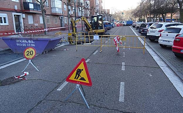 Tramo cortado de Mirabel antes del cruce con Tirso de Molina. 