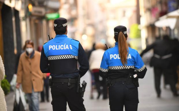 Detenido un hombre por agredir a una mujer junto a una comisaría en Valladolid