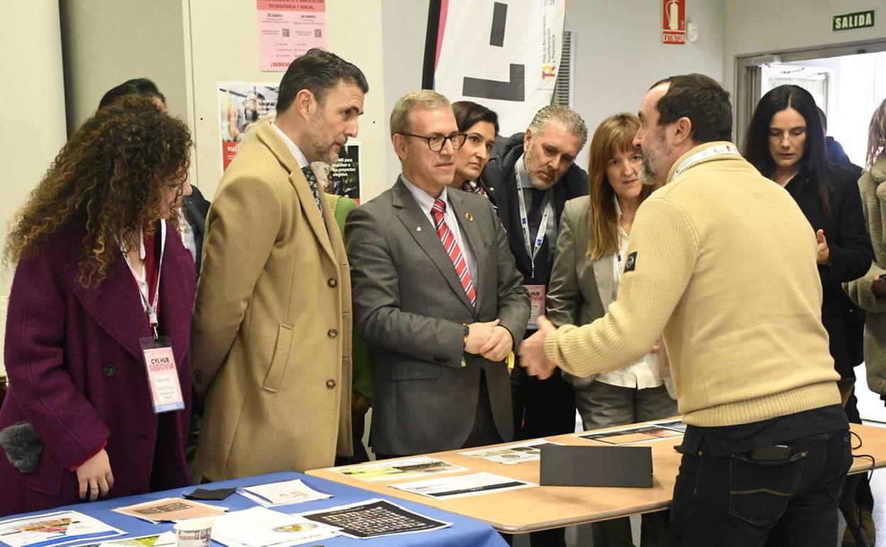 Mariano Veganzones, durante su visita ayer a Segovia.