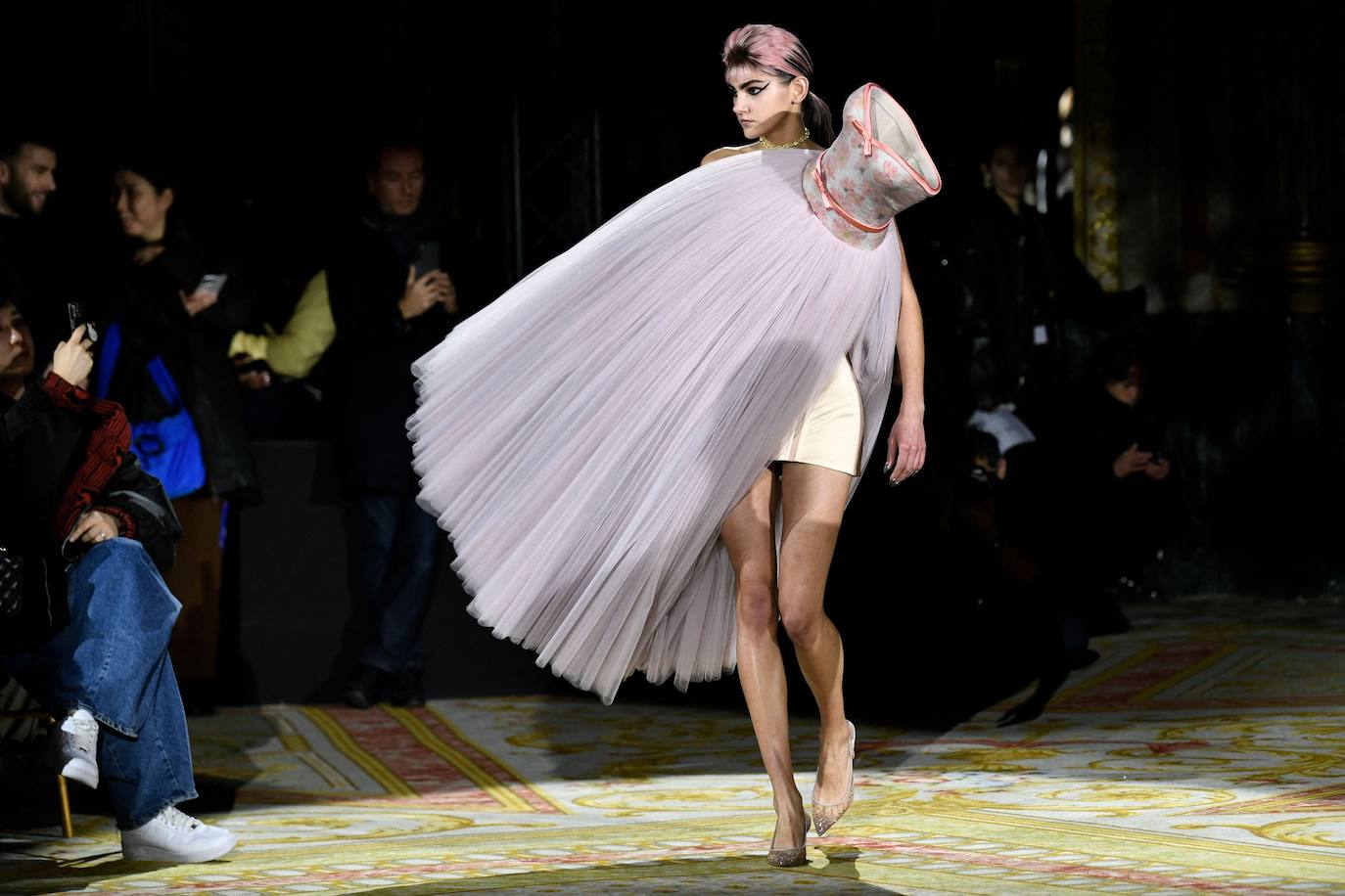 Fotos: Los vestidos más extravagantes de la París Fashion Week