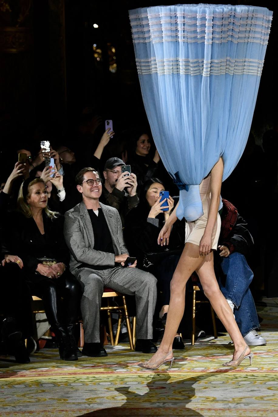Fotos: Los vestidos más extravagantes de la París Fashion Week