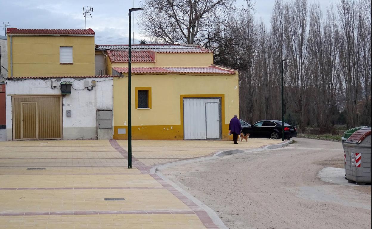 Aceras adoquinadas de la Cañada de Fuente Amarga. 