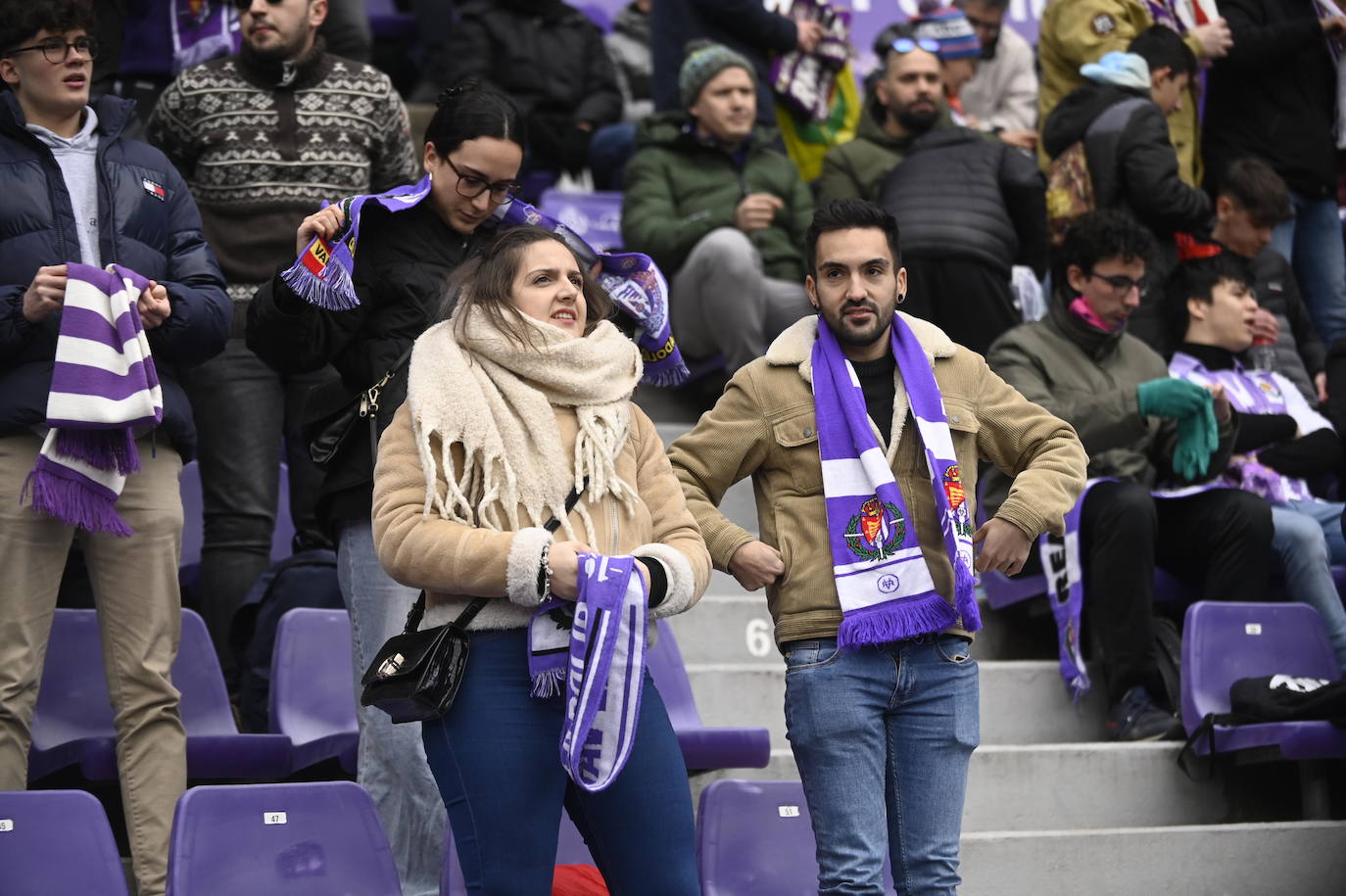 Fotos: Búscate en la grada de Zorrilla (2/2)