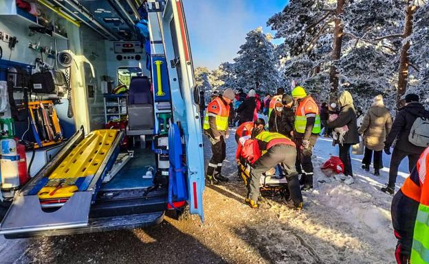 Guadarrama, a rebosar: miles de personas vuelven a colapsar los accesos a Navacerrada