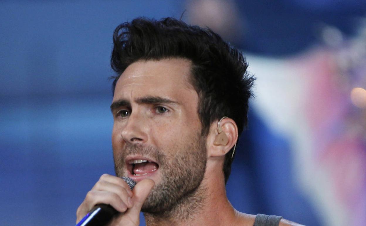 Adam Levine y Behati Prinsloo se convierten en padres de su tercer hijo