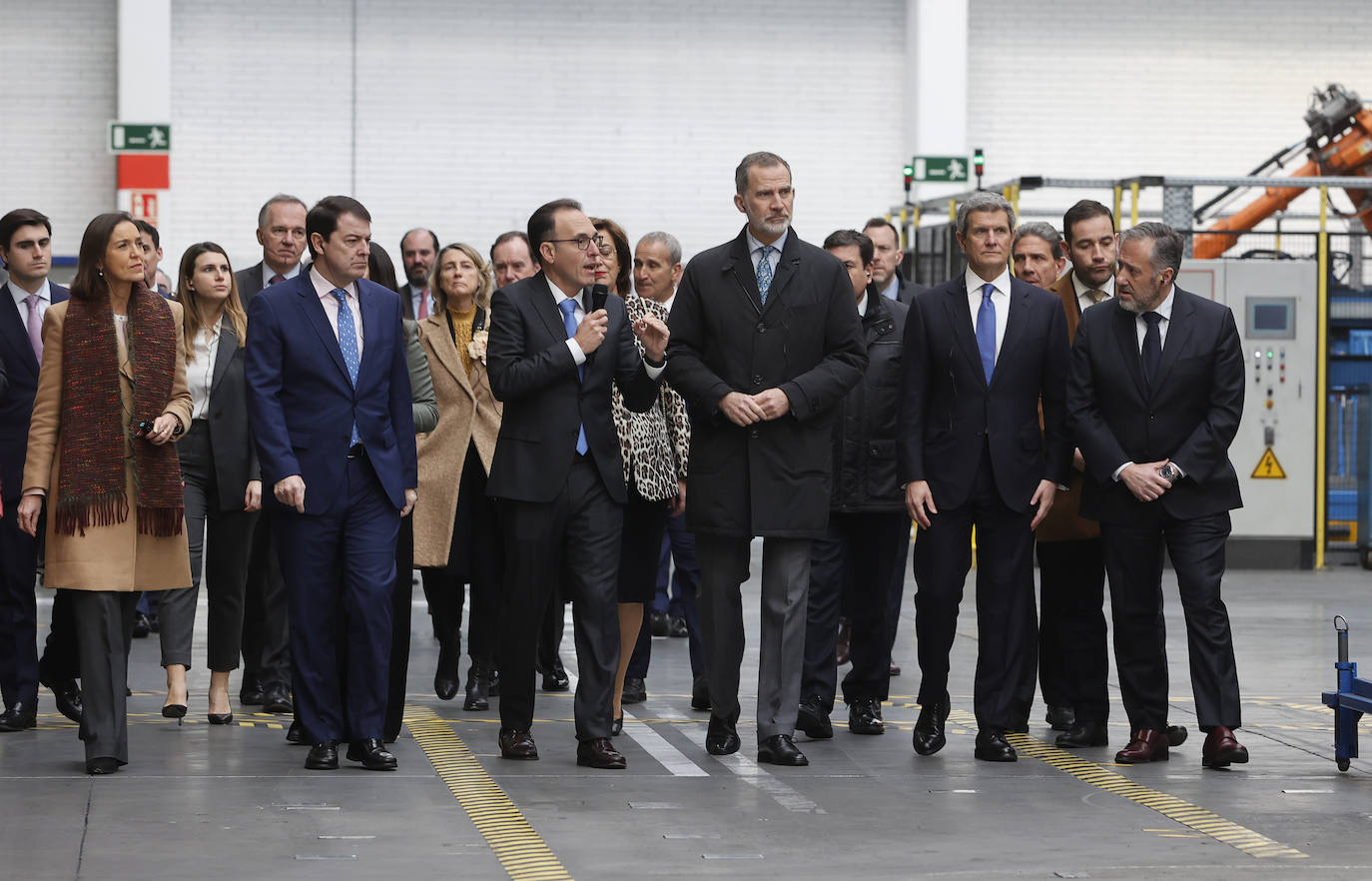 Fotos: El Rey Felipe VI conoce la innovadora planta de Gestamp en Palencia