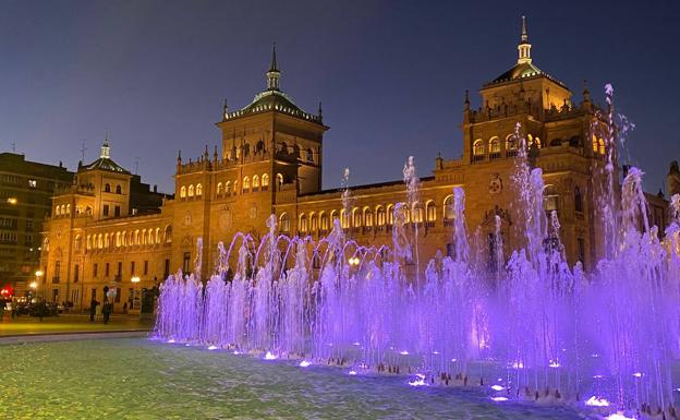 Pruebas de iluminación en la fuente de Zorrilla. 