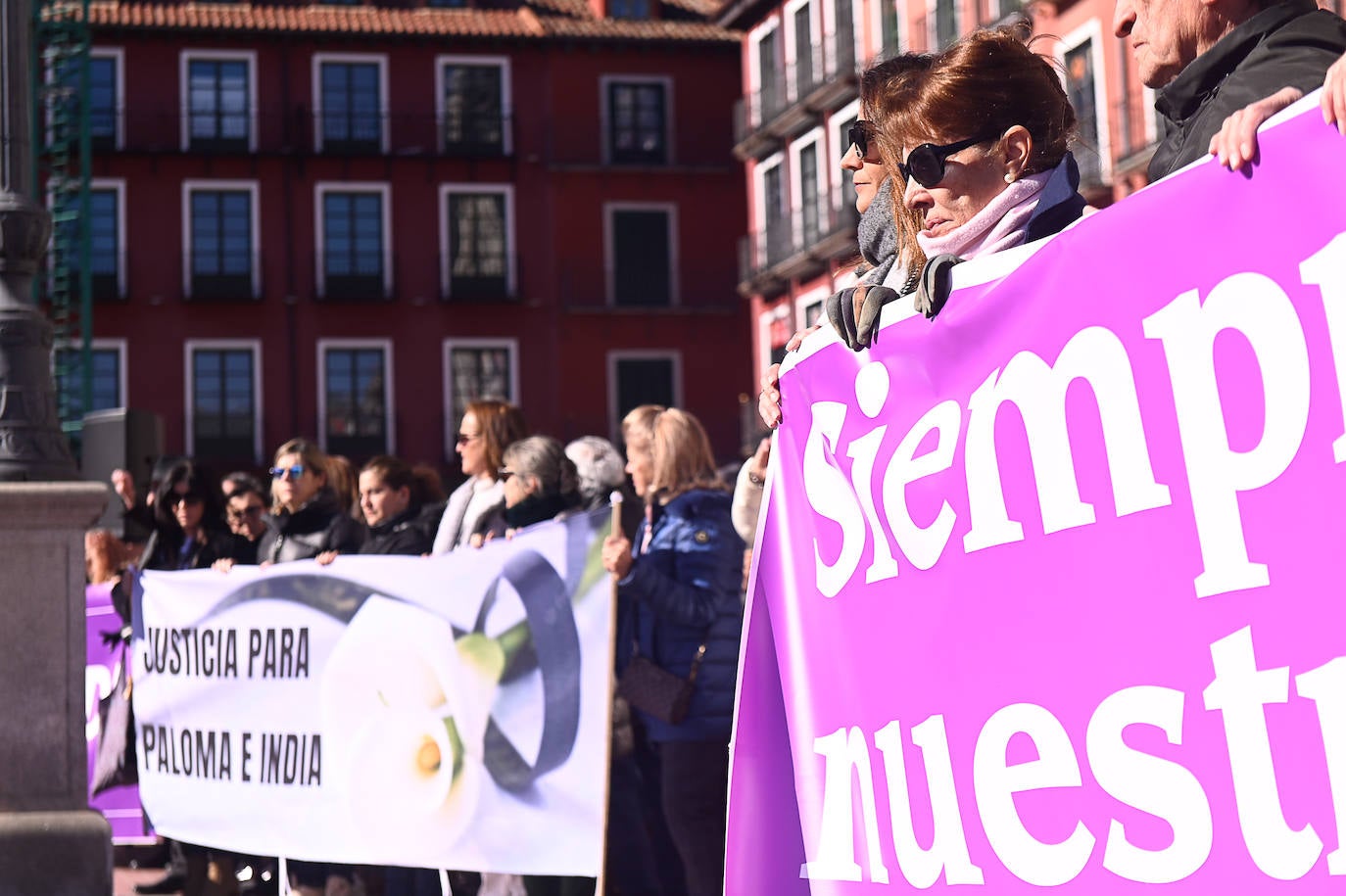 Fotos: Concentración en Valladolid para pedir justicia tras el asesinato de Paloma Pinedo y su hija India