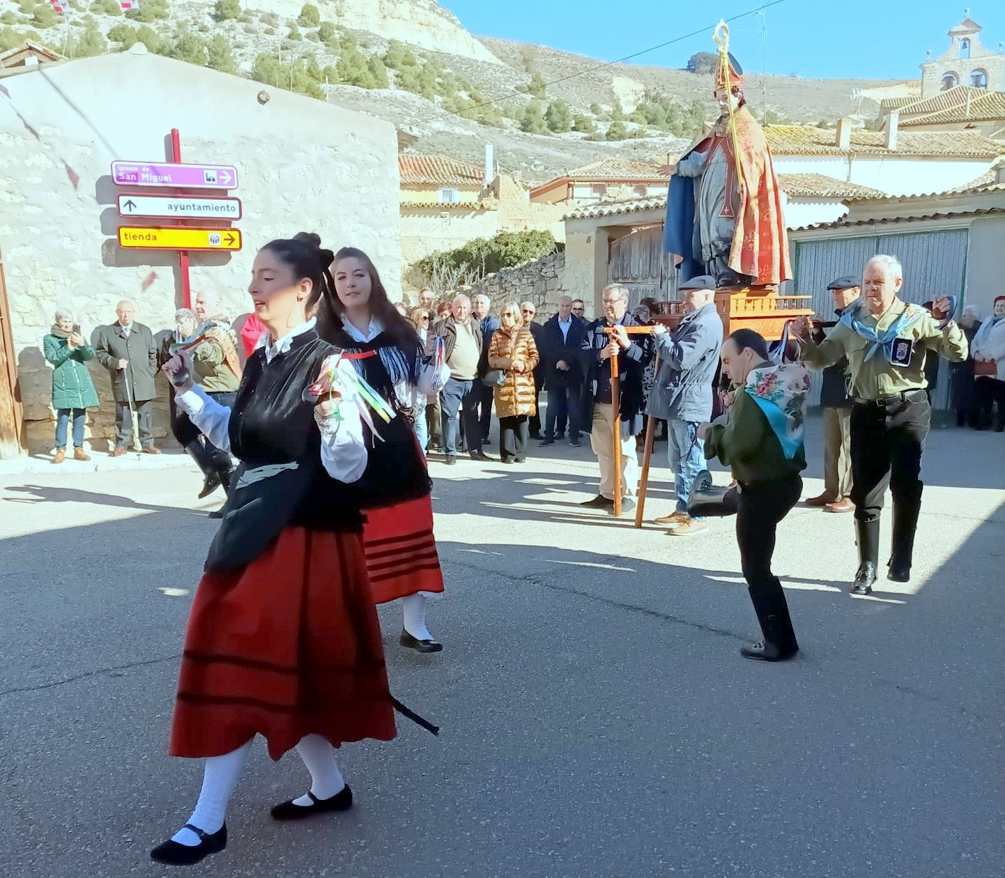 Hornillos de Cerrato danza en honor a las Candelas y San Blas