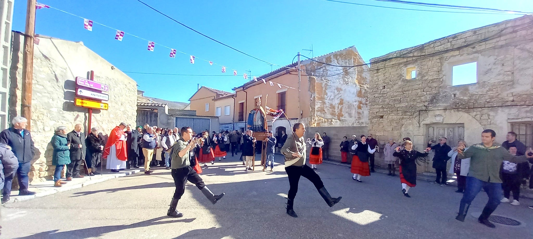 Hornillos de Cerrato danza en honor a las Candelas y San Blas