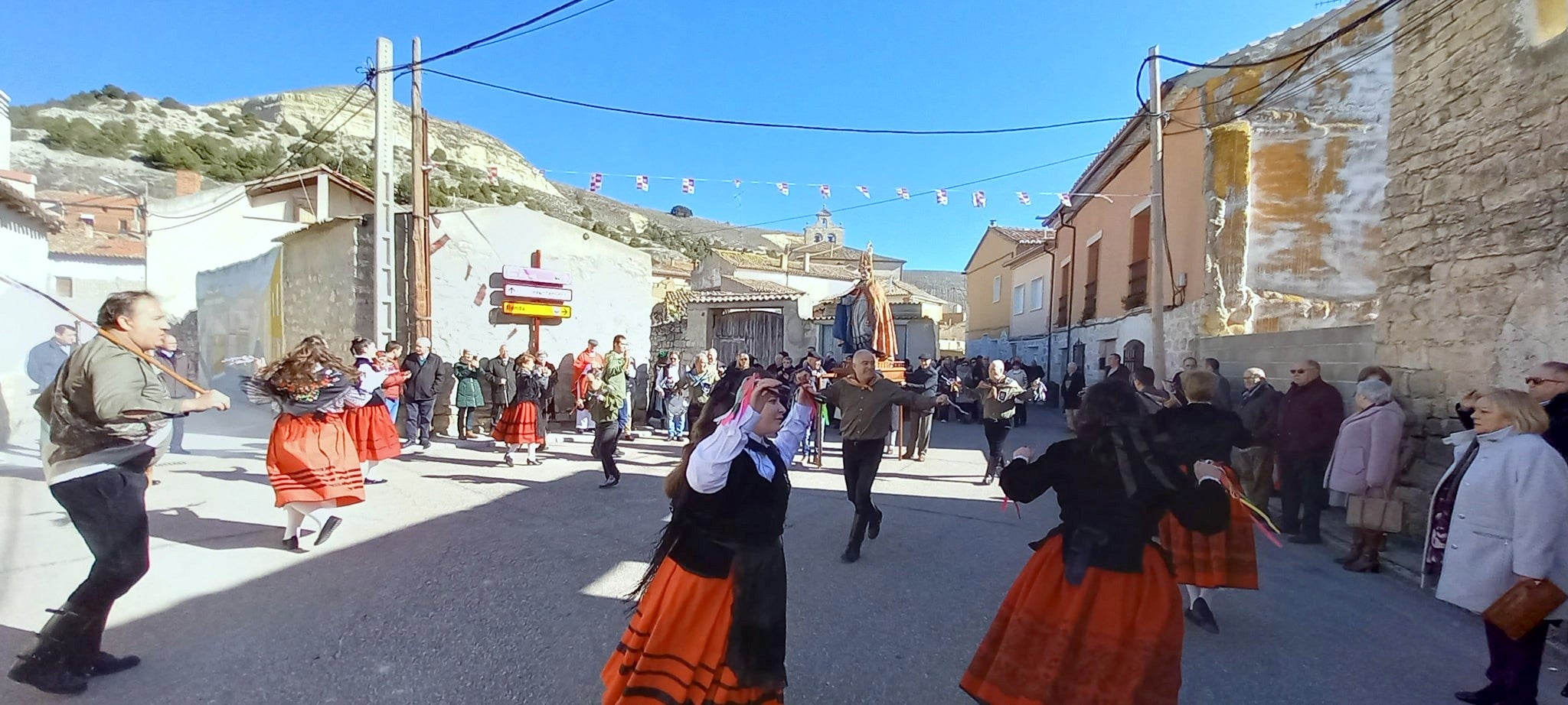 Hornillos de Cerrato danza en honor a las Candelas y San Blas