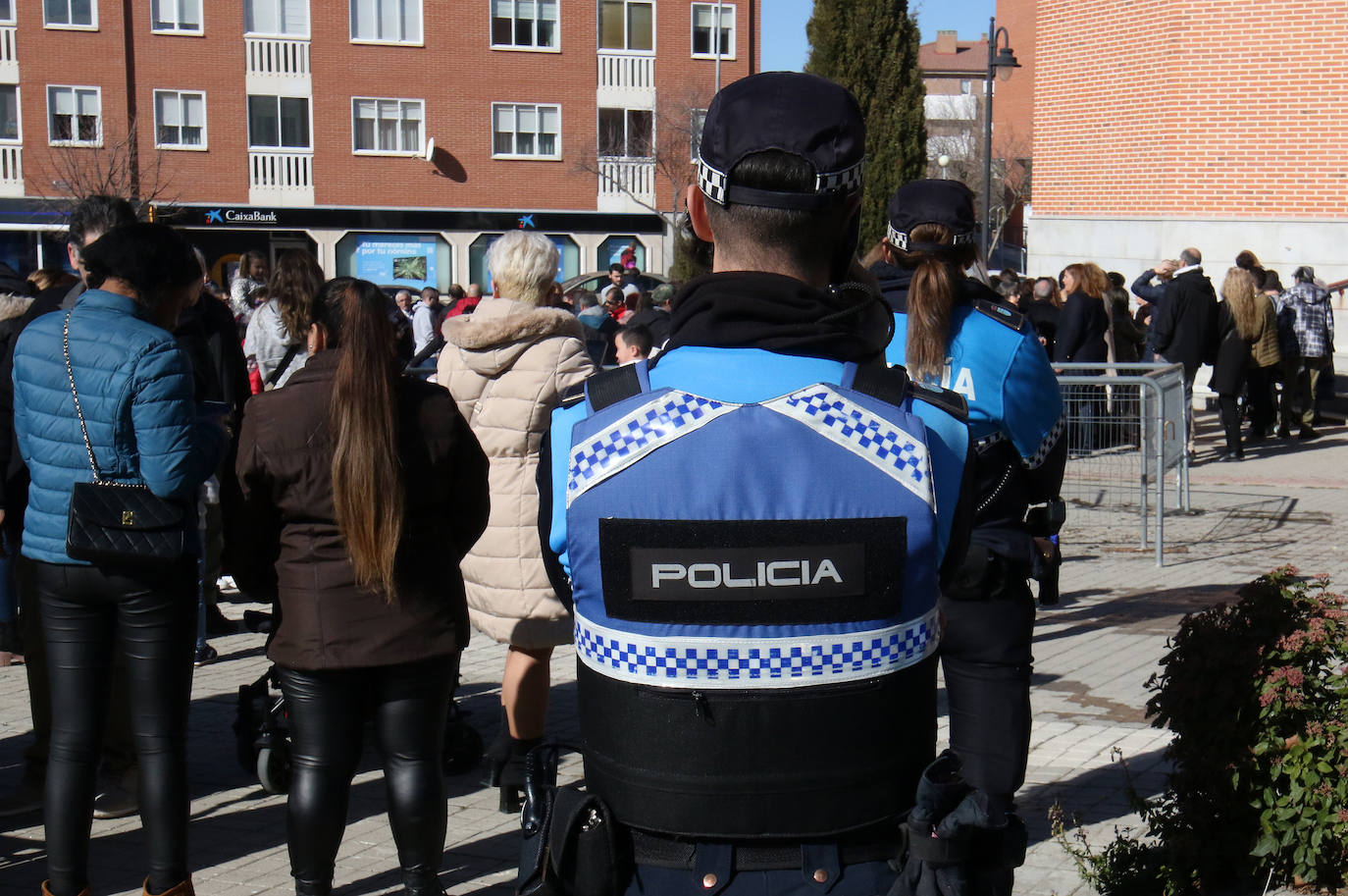 Agentes de la Policía Local, durante un acto con motivo de Santa Águeda en Nueva Segovia.