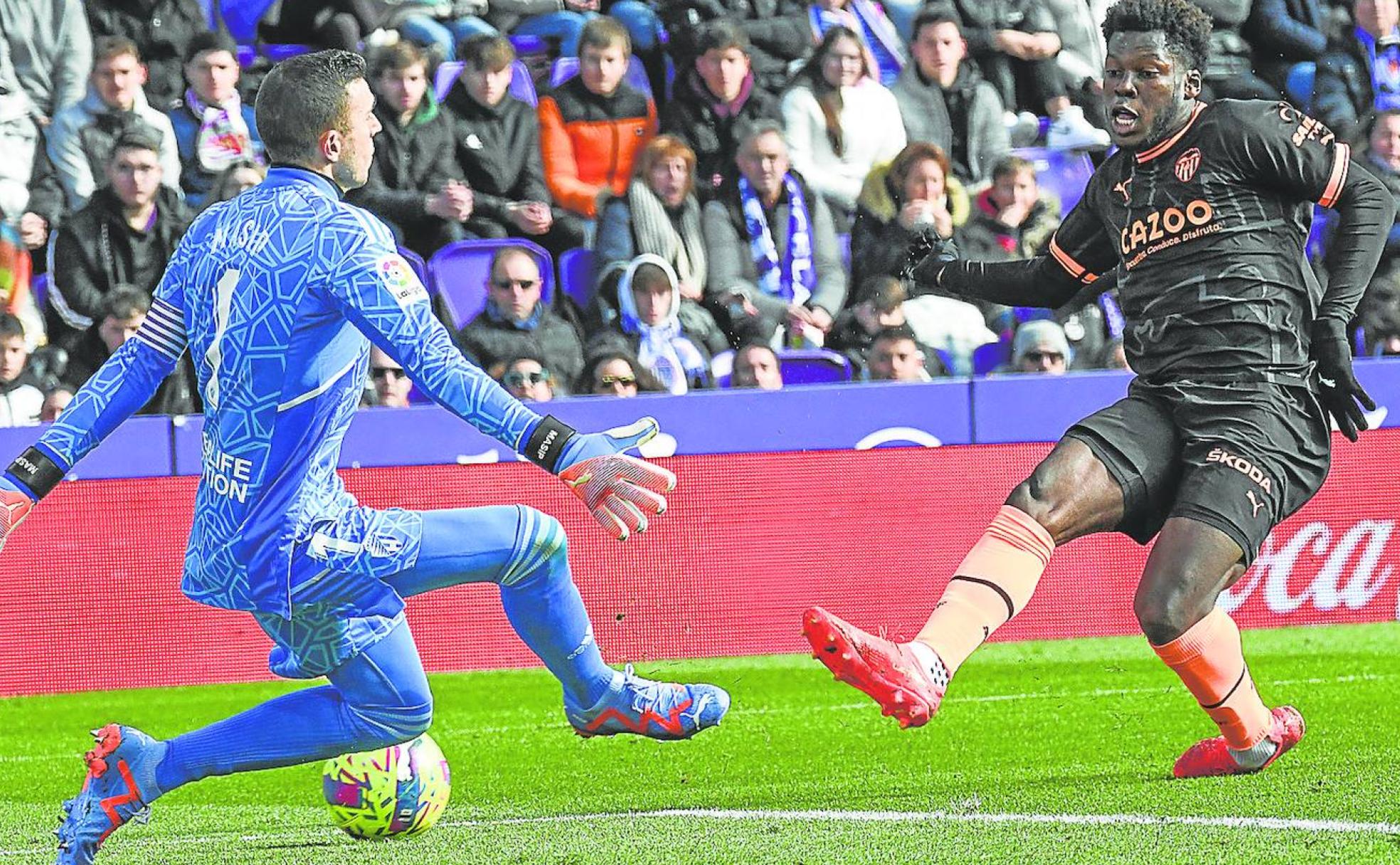 Masip gana un mano a mano con el valencianista Yunus Musah con empate a cero en el marcador. 