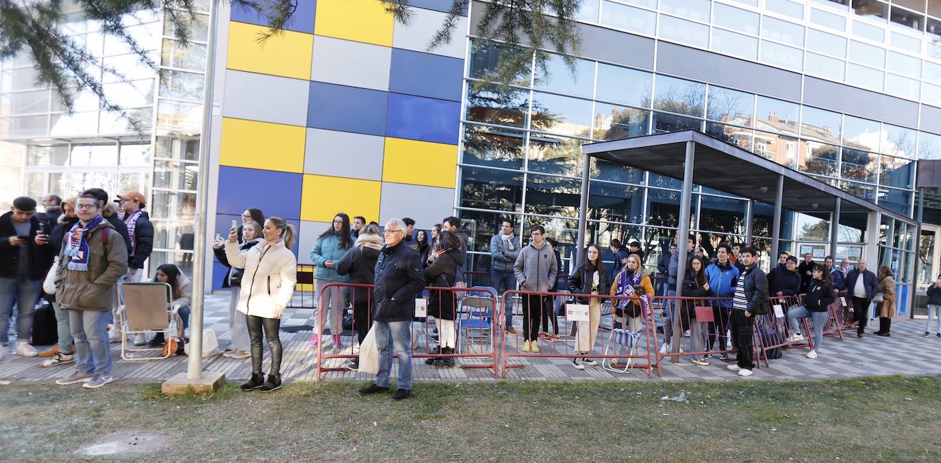 Fotos: Las últimas entradas a la venta para la Copa Princesa se hacen desear