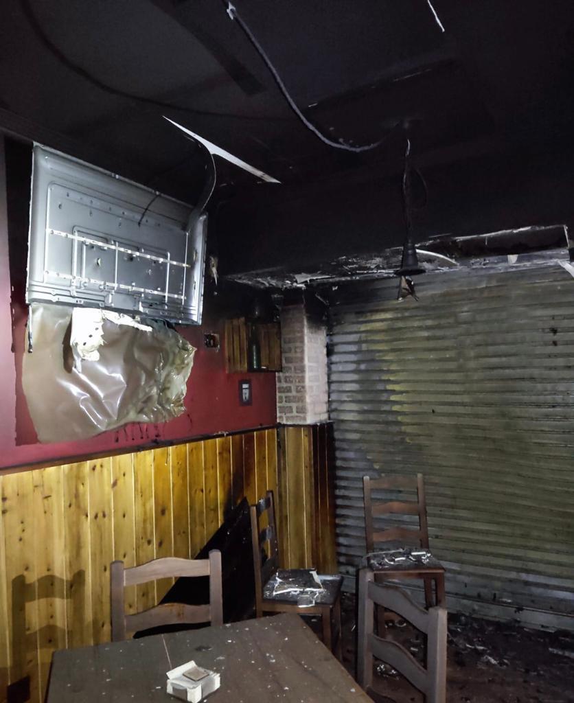 Fotos: El resultado de las llamas en el bar que se ha incendiado en un barrio de Valladolid