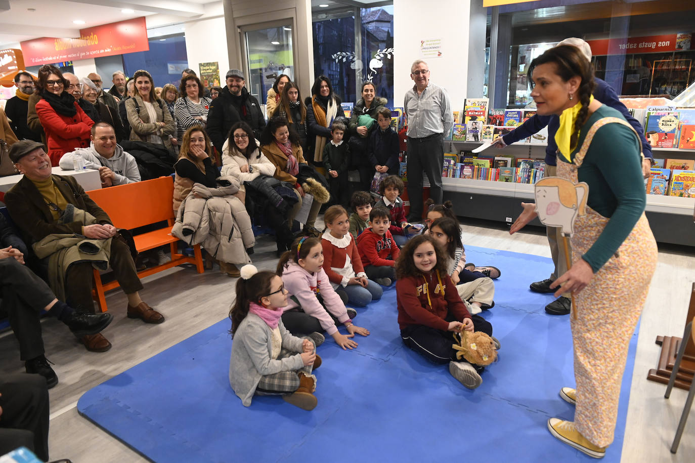 Fotos: Los niños de Valladolid celebran el cumpleaños de Renata con Ramón García