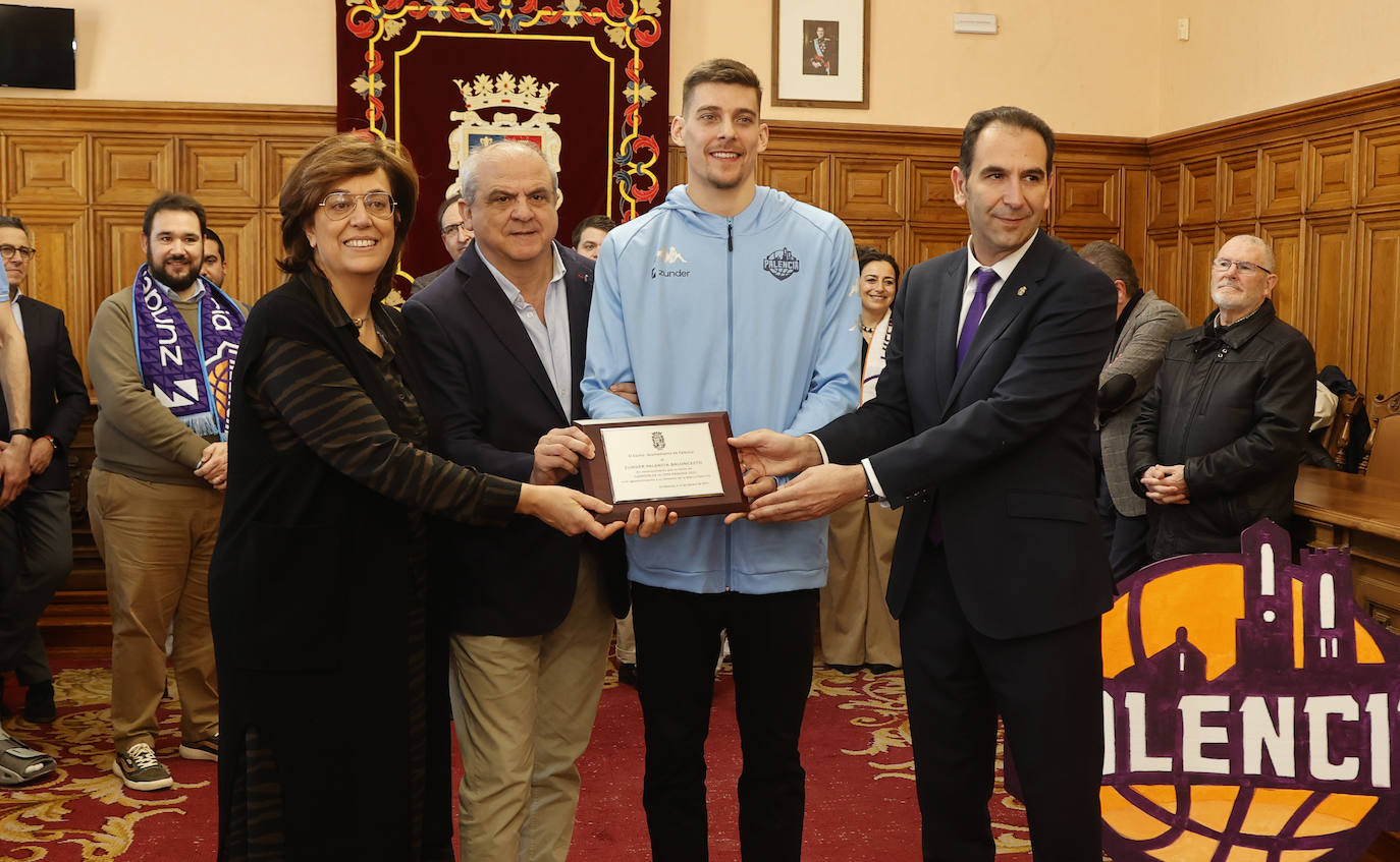 Fotos: El equipo brinda la Copa Princesa a toda Palencia