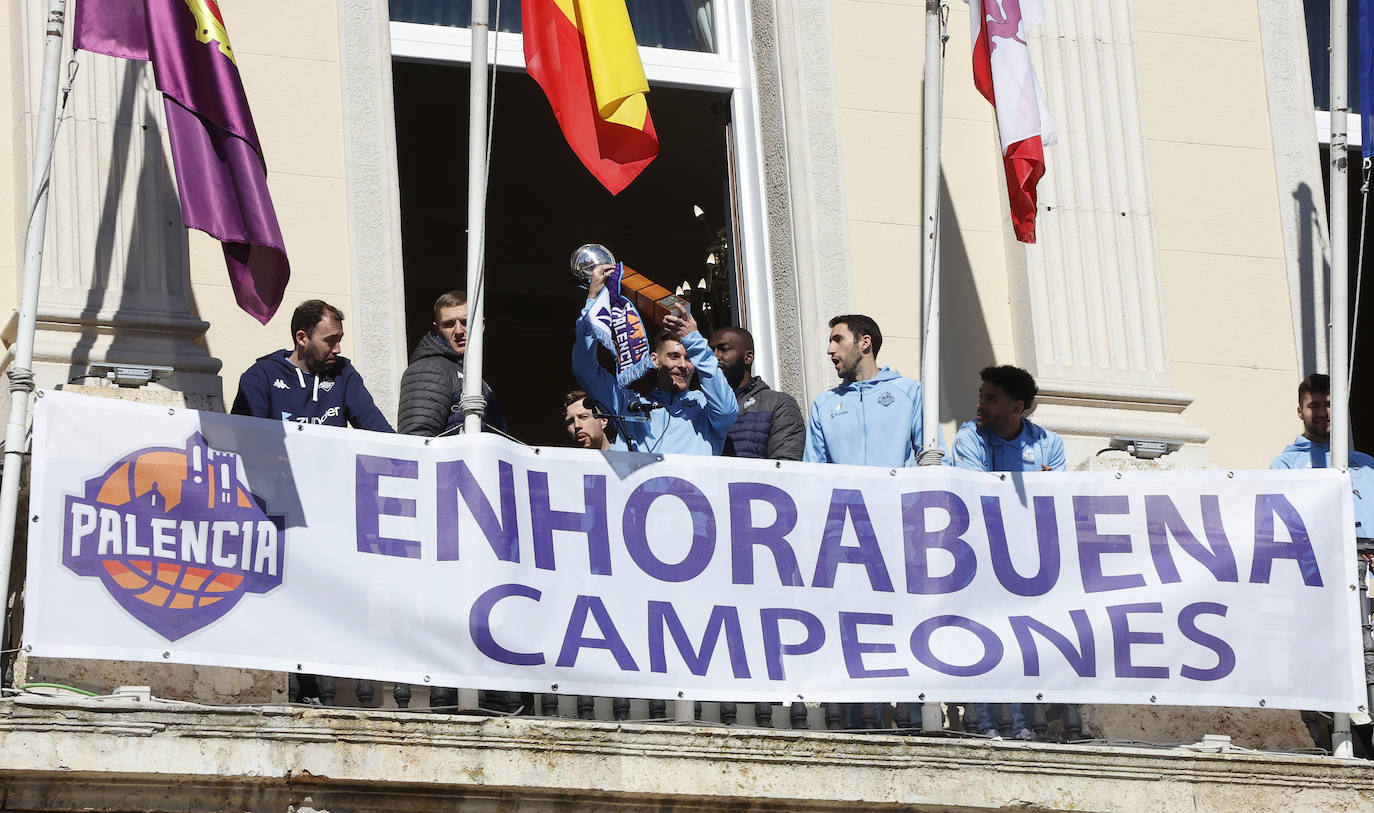 Fotos: El equipo brinda la Copa Princesa a toda Palencia