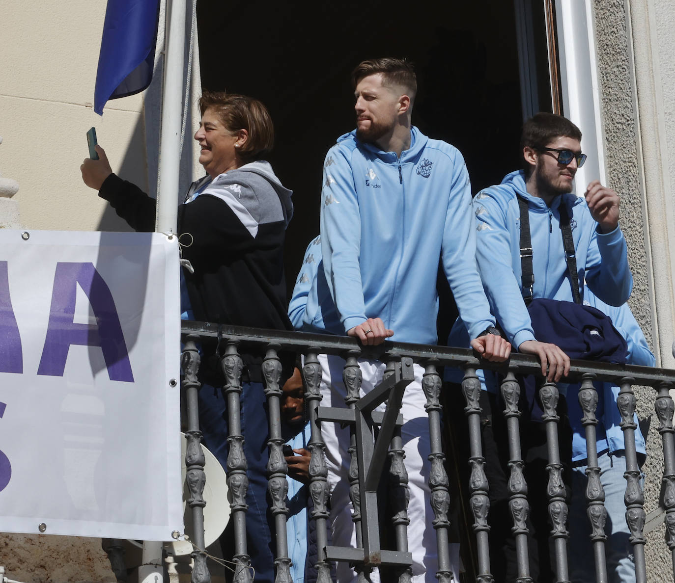 Fotos: El equipo brinda la Copa Princesa a toda Palencia