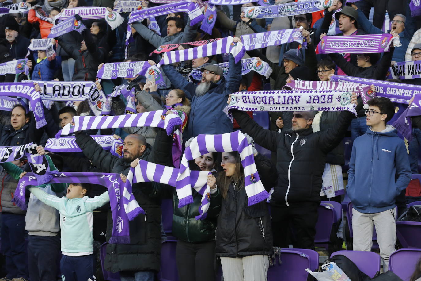 Fotos: Búscate en la grada del partido del Real Valladolid ante Osasuna (5/5)