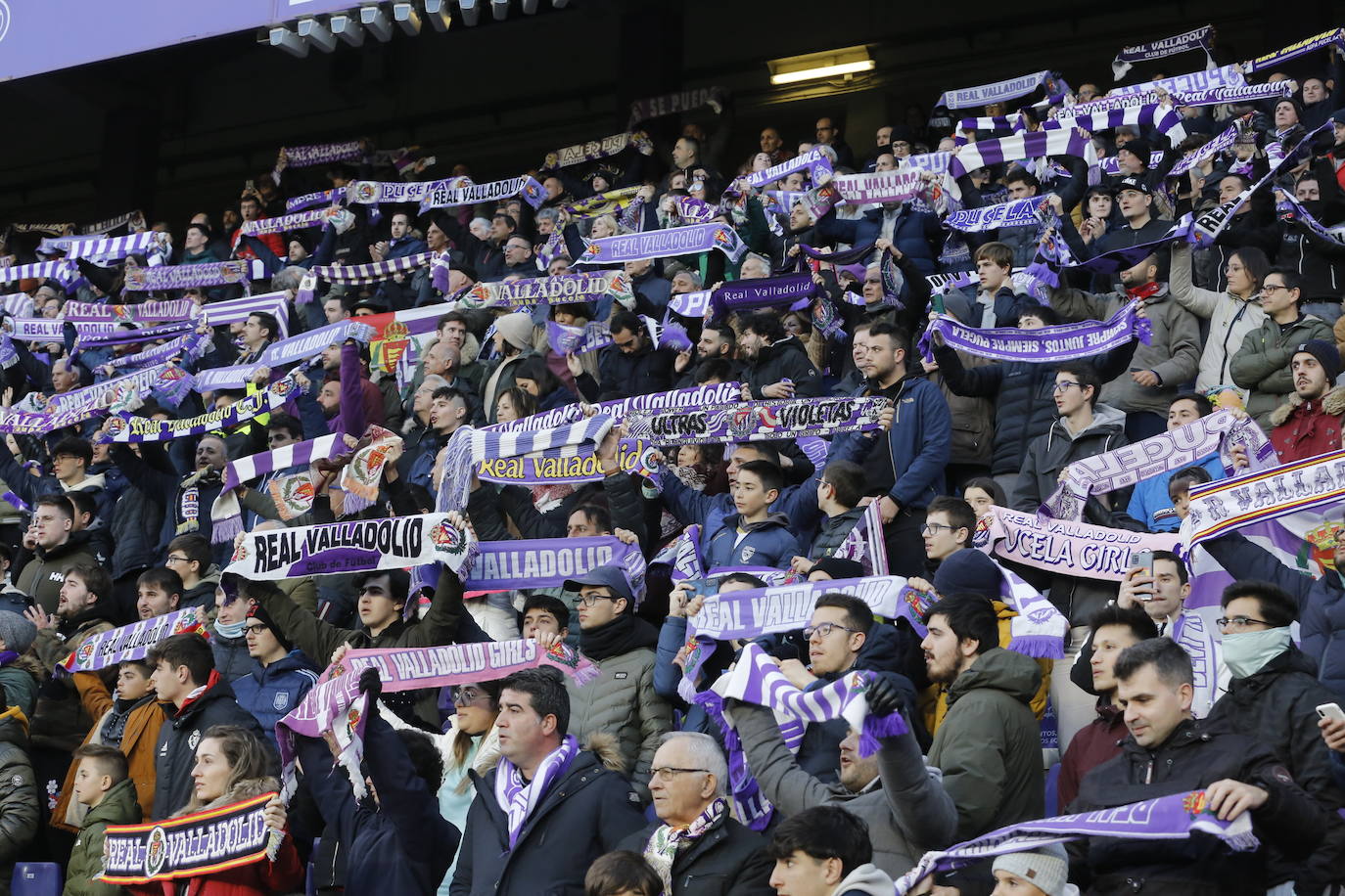 Fotos: Búscate en la grada del partido del Real Valladolid ante Osasuna (5/5)