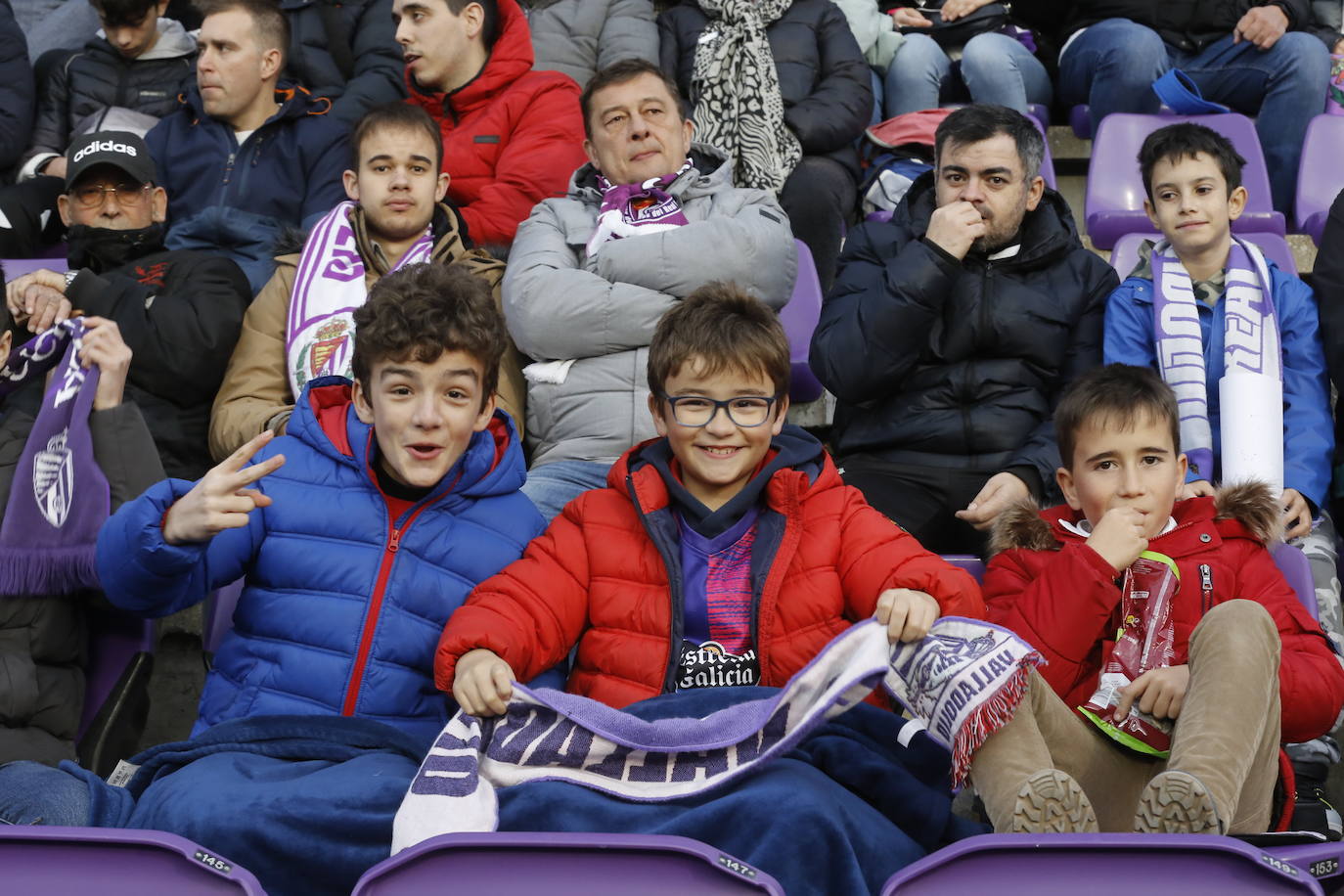 Fotos: Búscate en la grada del partido del Real Valladolid ante Osasuna (1/5)