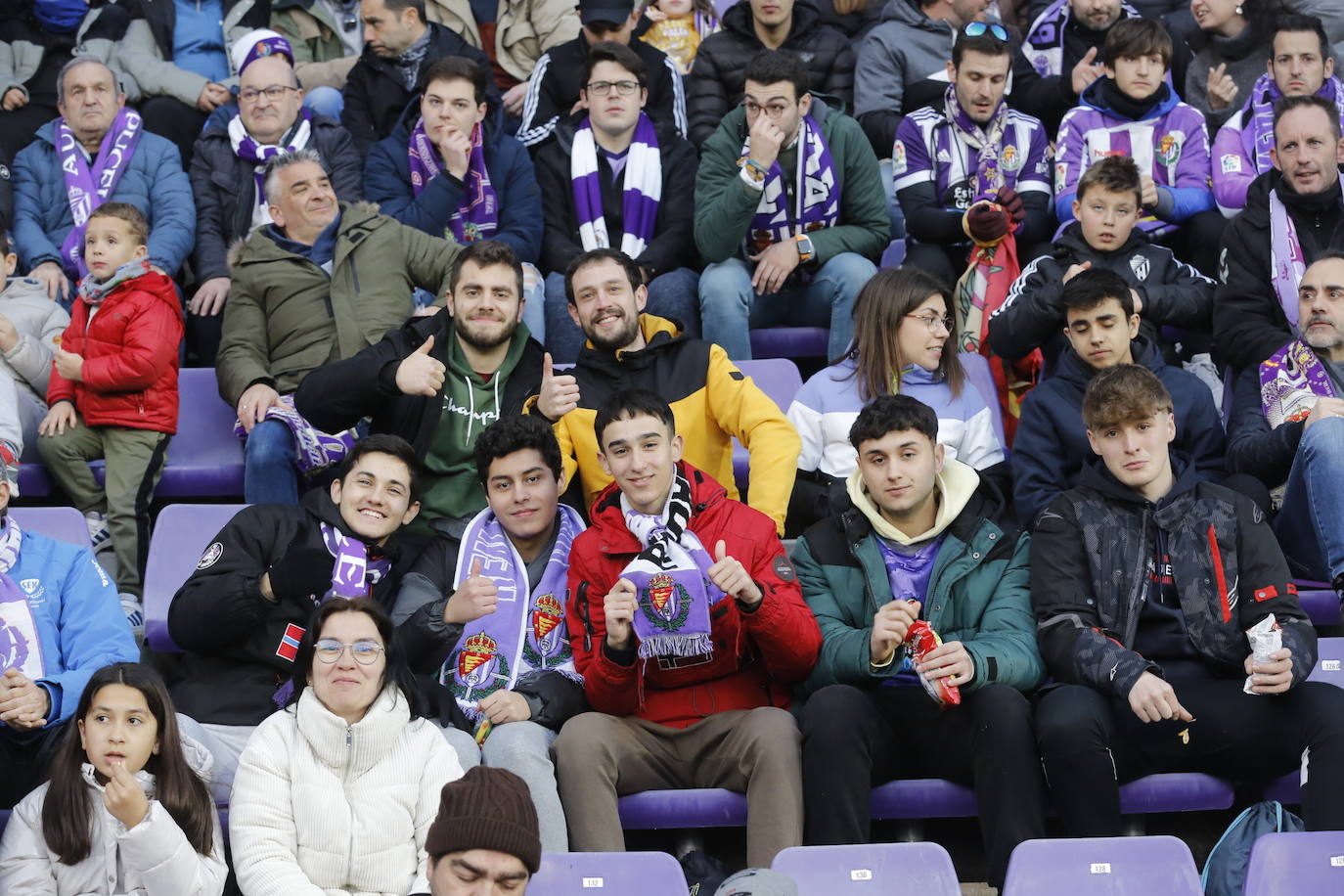 Fotos: Búscate en la grada del partido del Real Valladolid ante Osasuna (5/5)