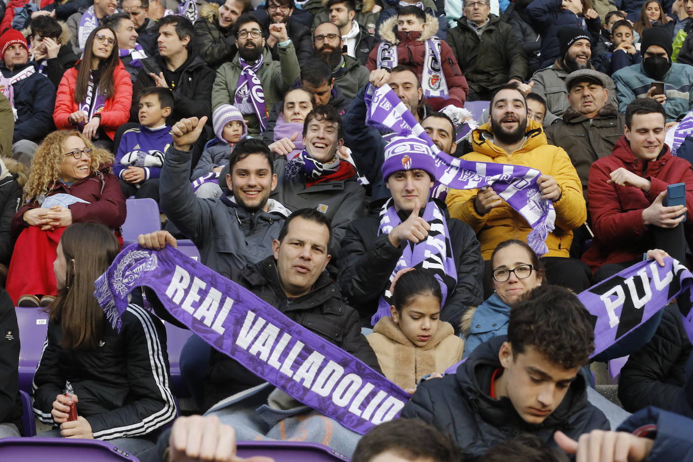 Fotos: Búscate en la grada del partido del Real Valladolid ante Osasuna (1/5)