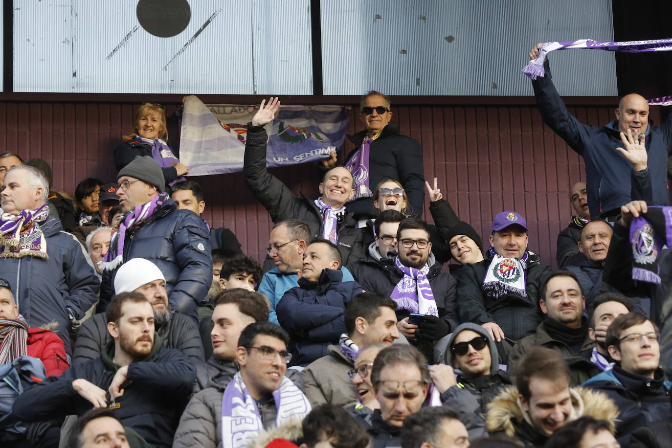 Fotos: Búscate en la grada del partido del Real Valladolid ante Osasuna (1/5)