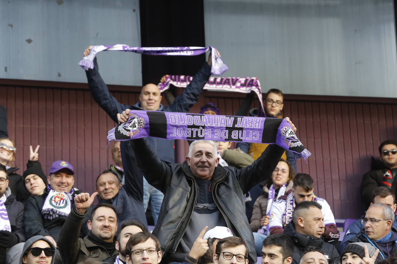 Fotos: Búscate en la grada del partido del Real Valladolid ante Osasuna (1/5)