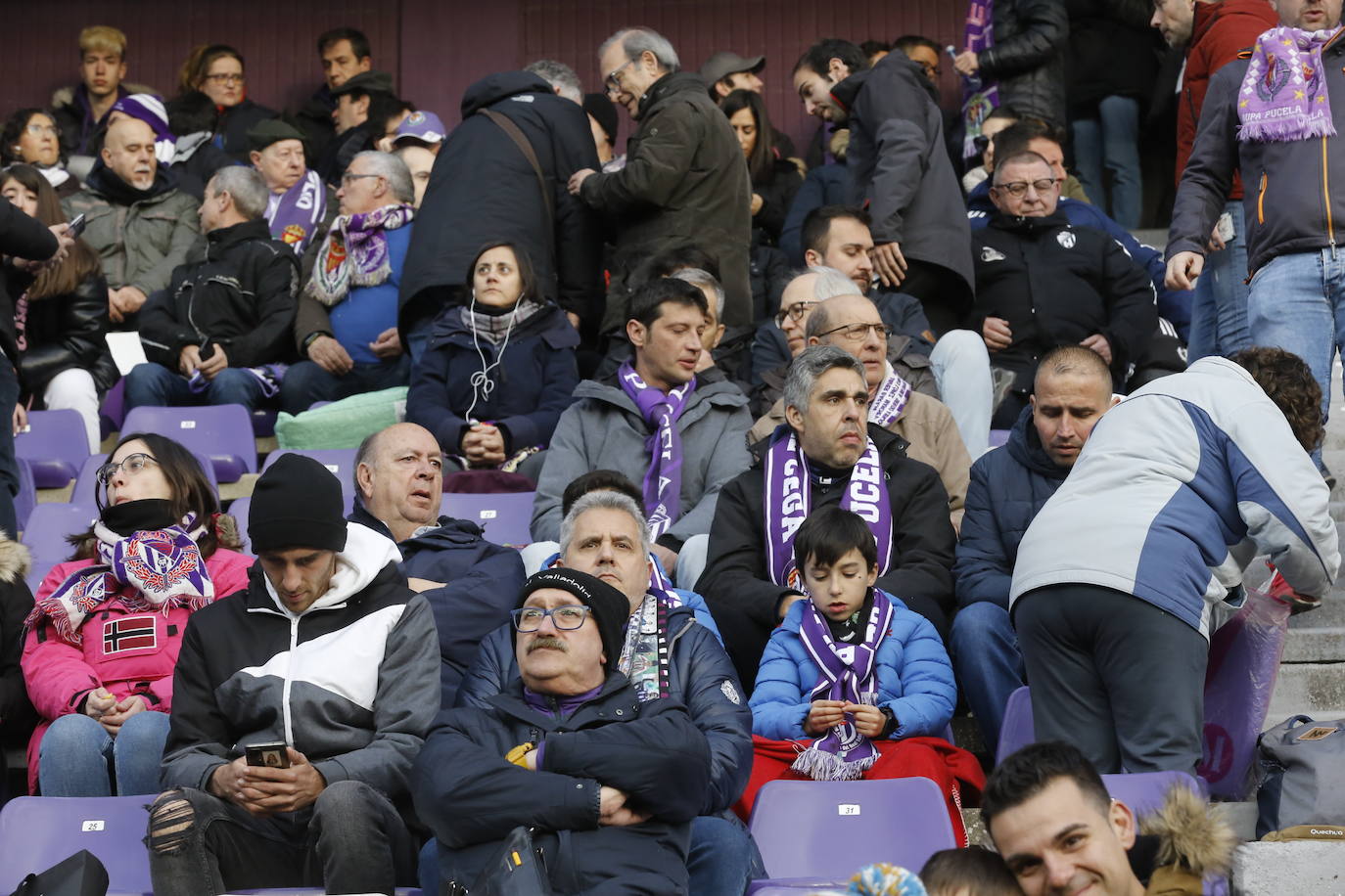 Fotos: Búscate en la grada del partido del Real Valladolid ante Osasuna (2/5)