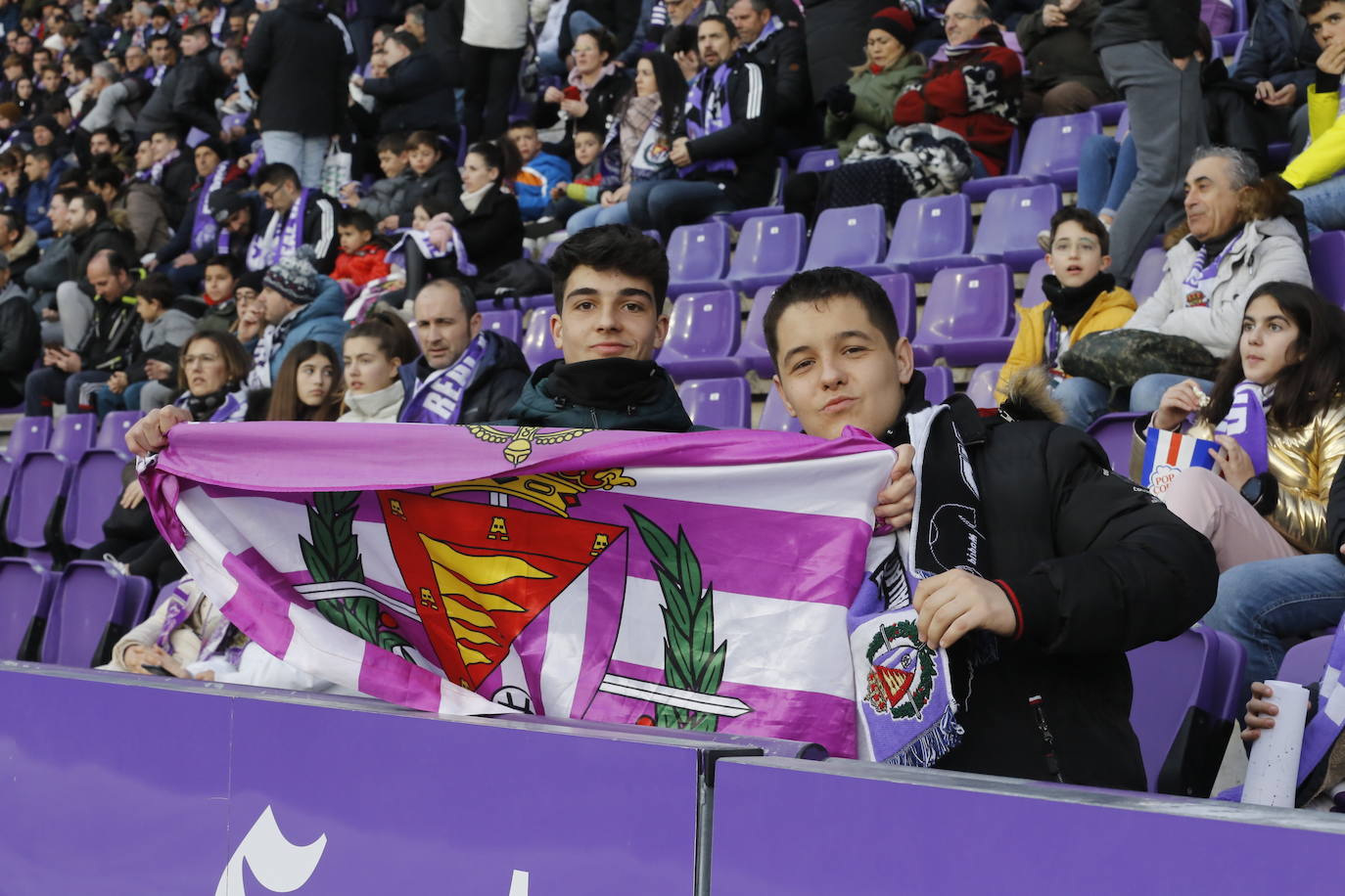 Fotos: Búscate en la grada del partido del Real Valladolid ante Osasuna (3/5)