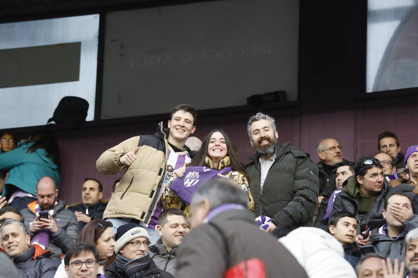 Fotos: Búscate en la grada del partido del Real Valladolid ante Osasuna (3/5)