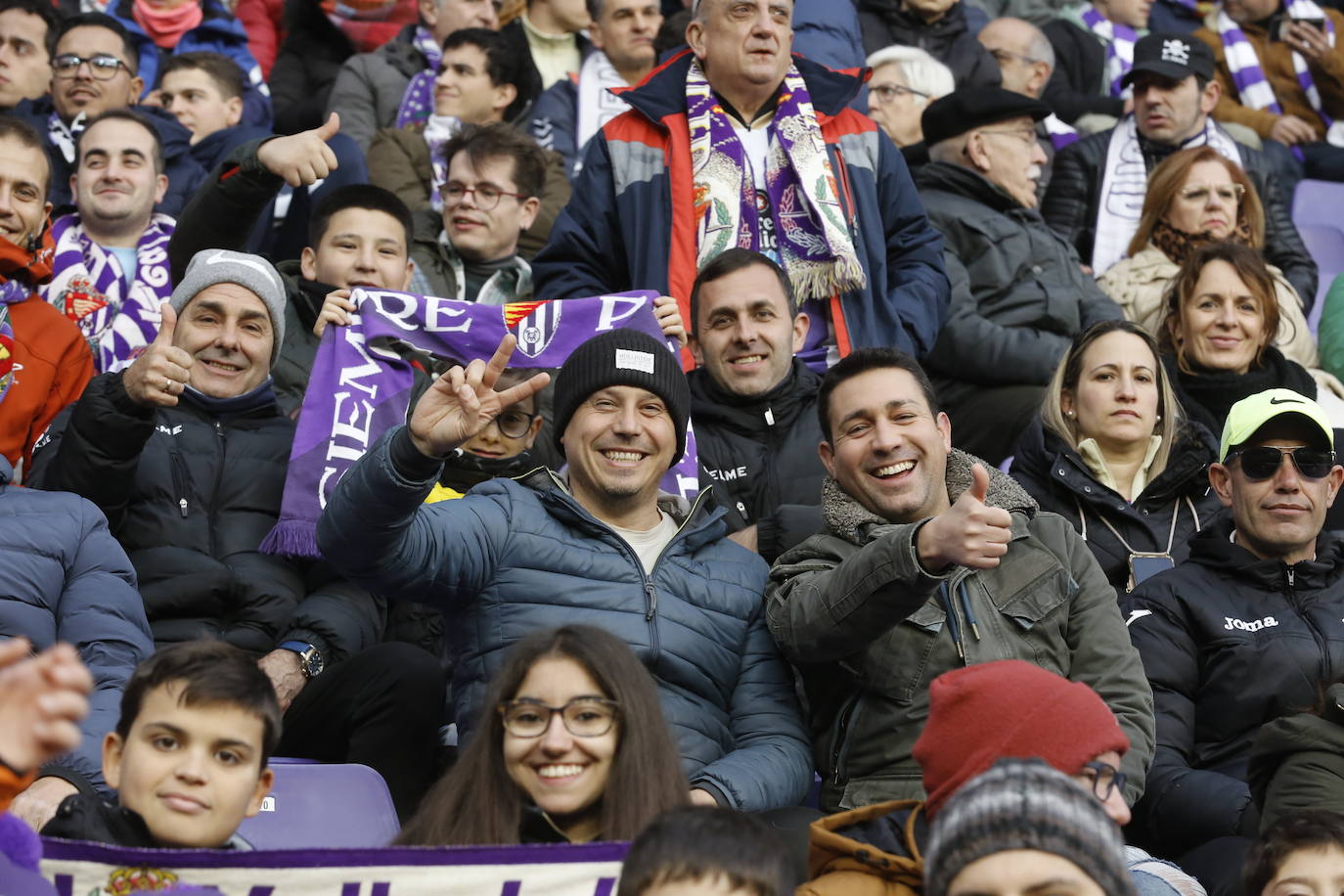 Fotos: Búscate en la grada del partido del Real Valladolid ante Osasuna (4/5)