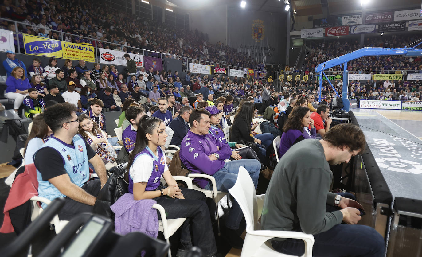 El público palentino llevó al Zunder Palencia hasta la victoria con su apoyo