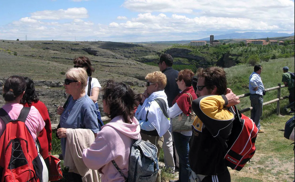 Aumentan un 32% las visitas a la Casa del Parque del Duratón | El Norte de  Castilla