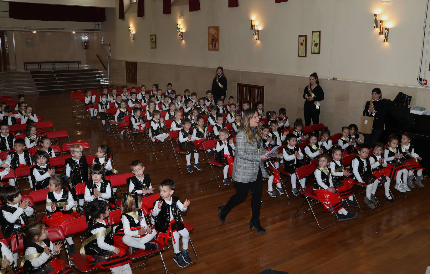 Fotos: El cambio climático en el colegio Jorge Manrique y el traje palentino, en Filipenses