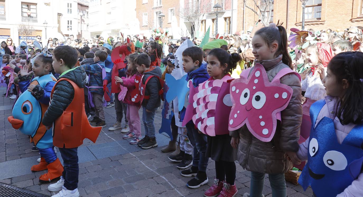 Fotos: El cambio climático en el colegio Jorge Manrique y el traje palentino, en Filipenses