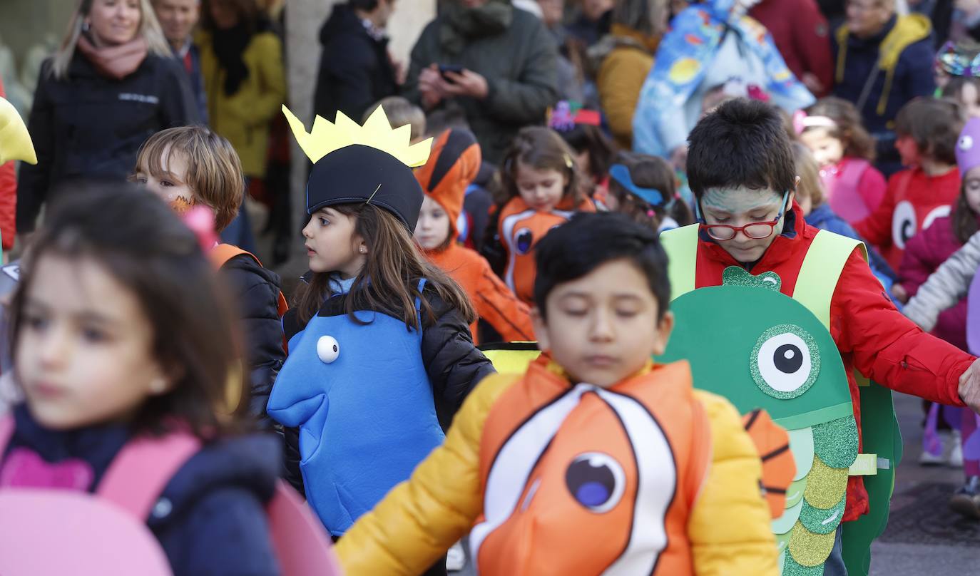 Fotos: El cambio climático en el colegio Jorge Manrique y el traje palentino, en Filipenses