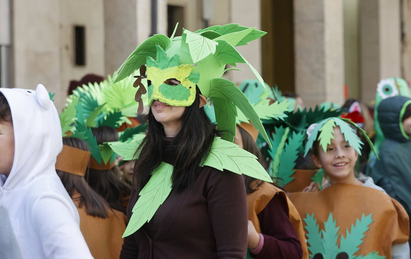 Fotos: El cambio climático en el colegio Jorge Manrique y el traje palentino, en Filipenses