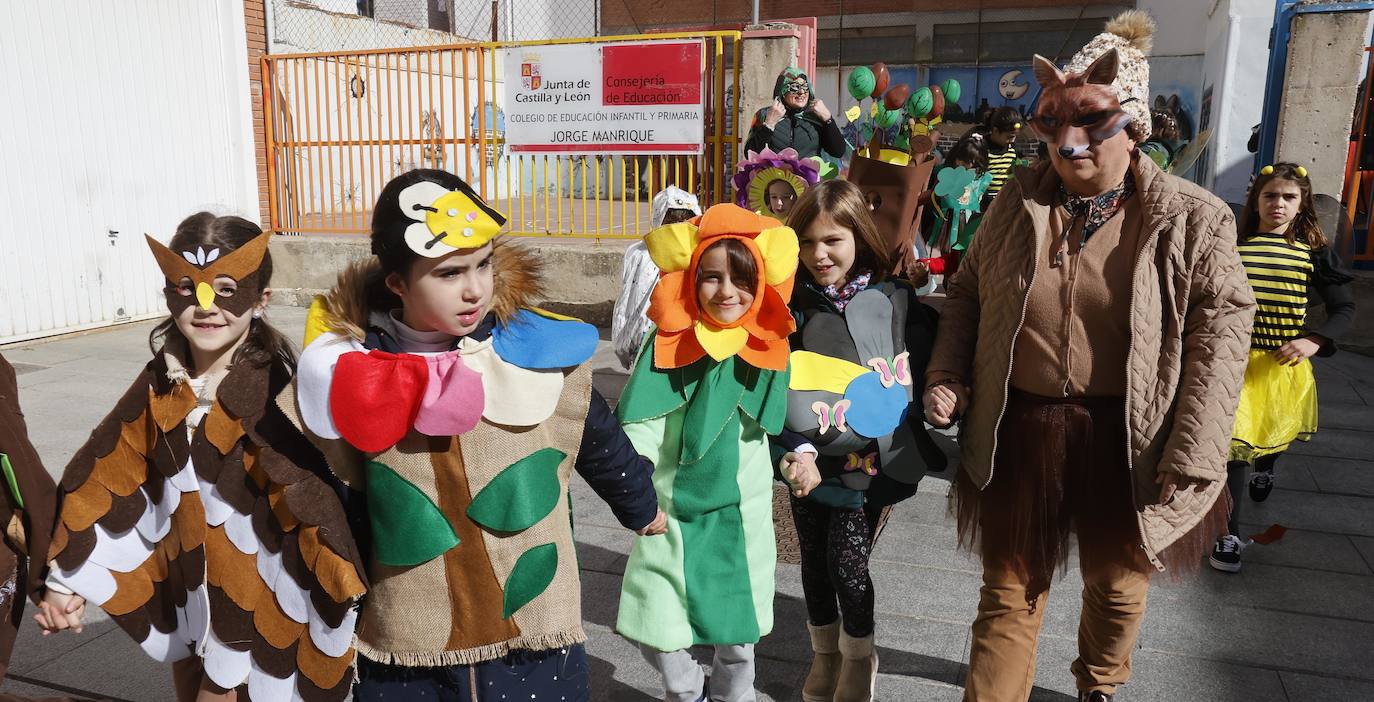 Fotos: El cambio climático en el colegio Jorge Manrique y el traje palentino, en Filipenses